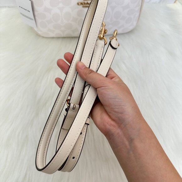 COACH Classic Old Flower White Underarm Bag - Picture 2 of 14